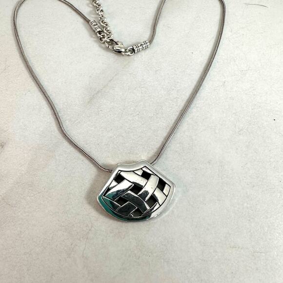 Brighton Via Veneto Weave Silver Toned Reversible Necklace Preowned - Picture 8 of 8